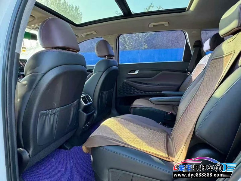 21年现代新胜达轿车抵押车出售