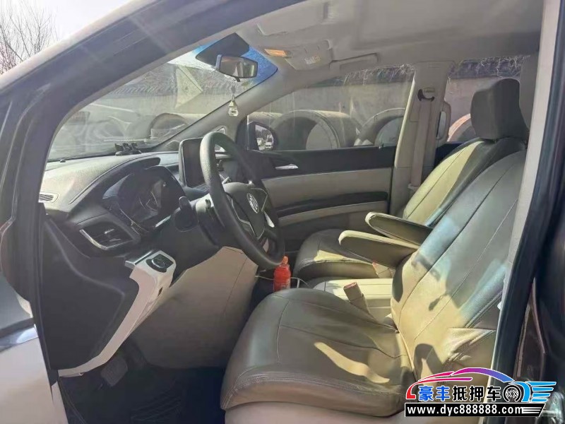 22年别克GL8轿车抵押车出售