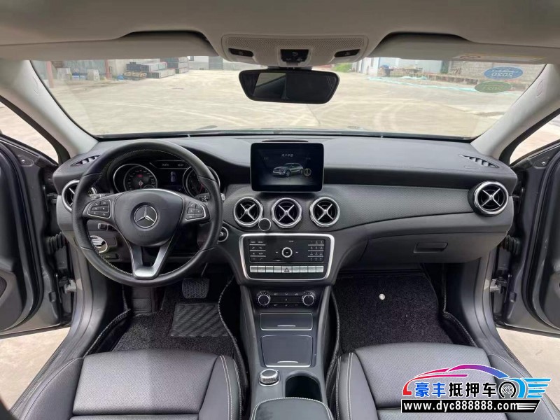 19年奔驰GLA轿车抵押车出售