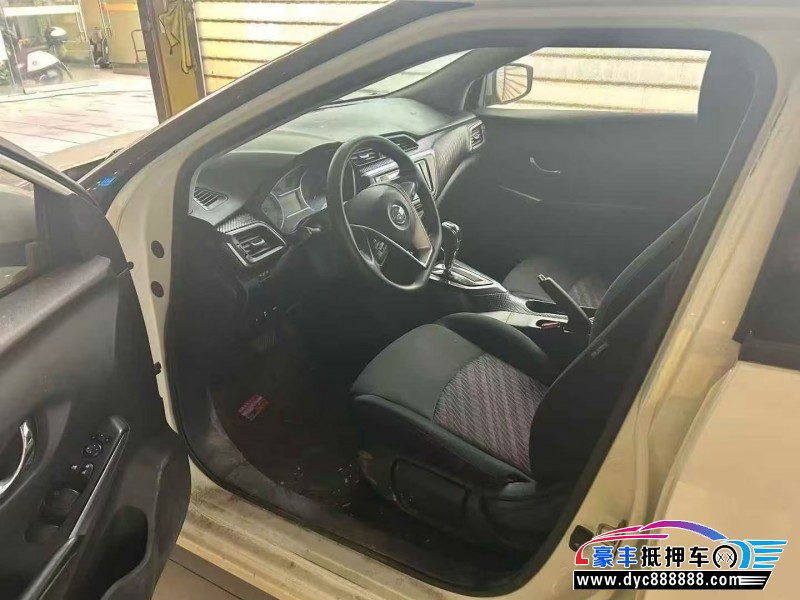 18年日产蓝鸟轿车抵押车出售