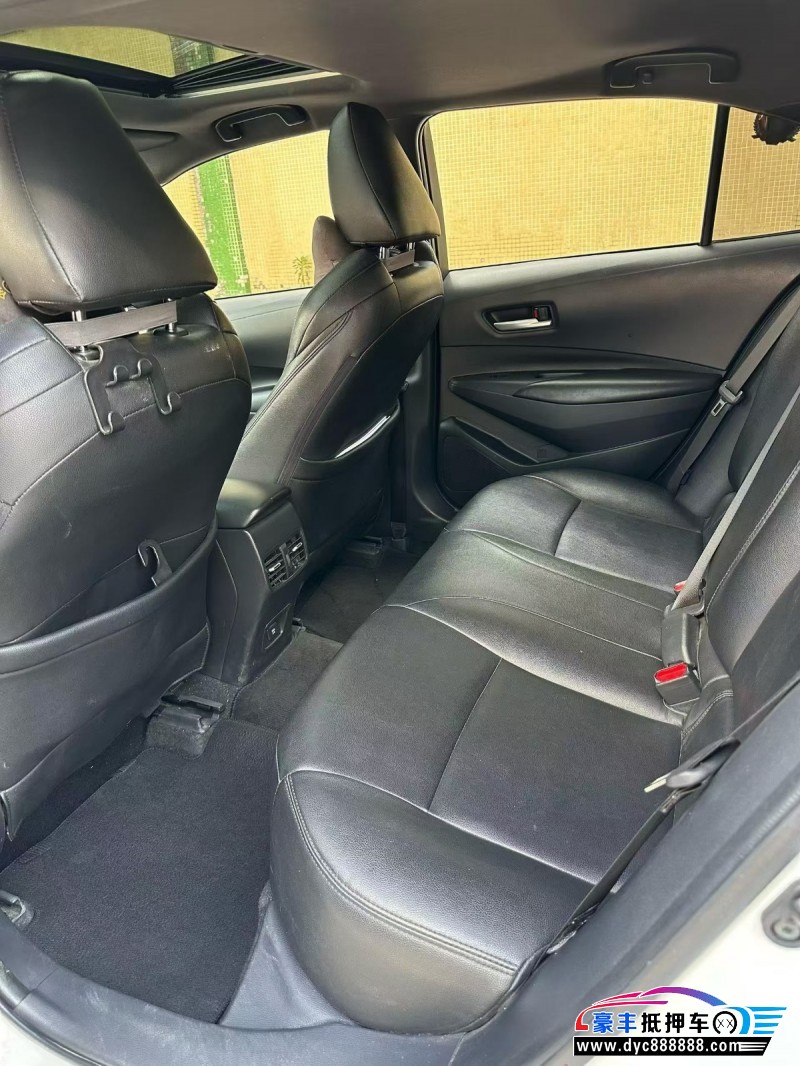 22年丰田雷凌轿车抵押车出售