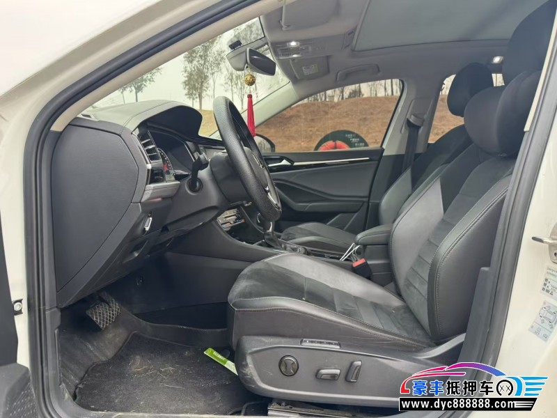 20年大众速腾轿车抵押车出售