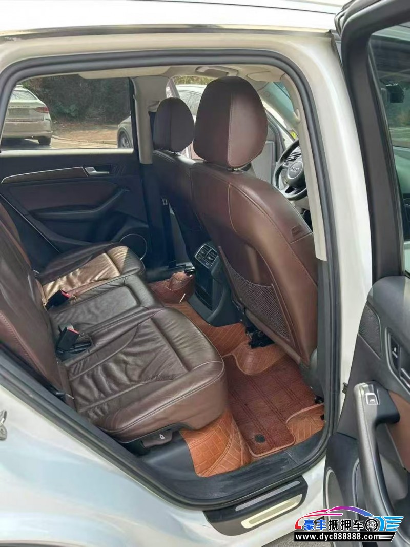 13年奥迪Q5轿车抵押车出售