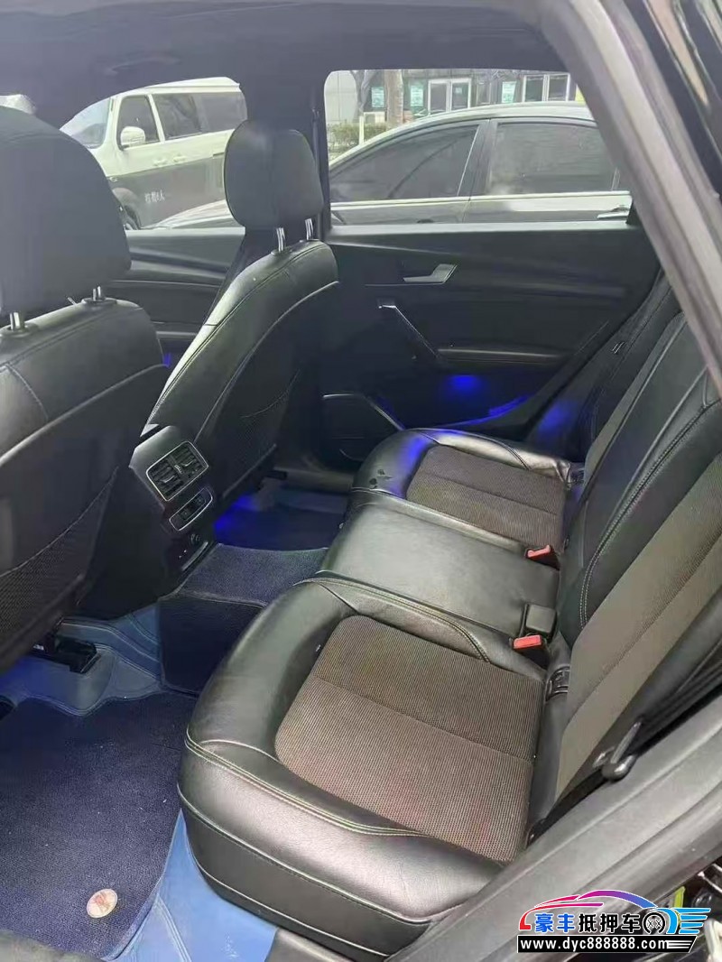 20年奥迪Q5轿车抵押车出售