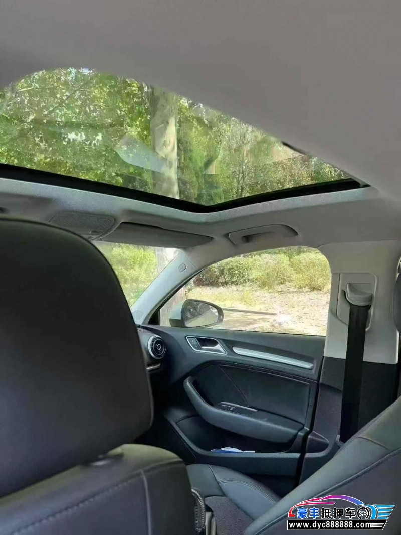 14年奥迪A3轿车抵押车出售