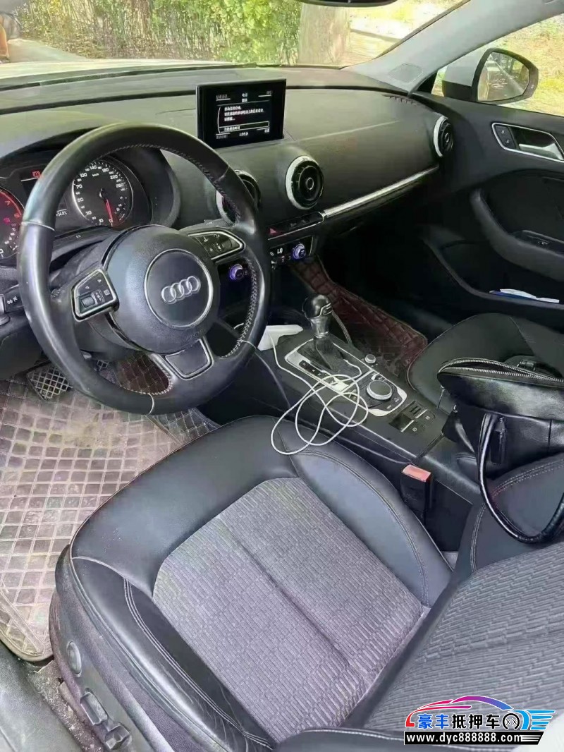 14年奥迪A3轿车抵押车出售