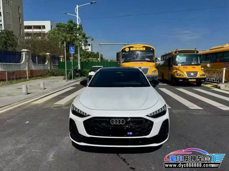 抵押车出售25年奥迪A5轿车