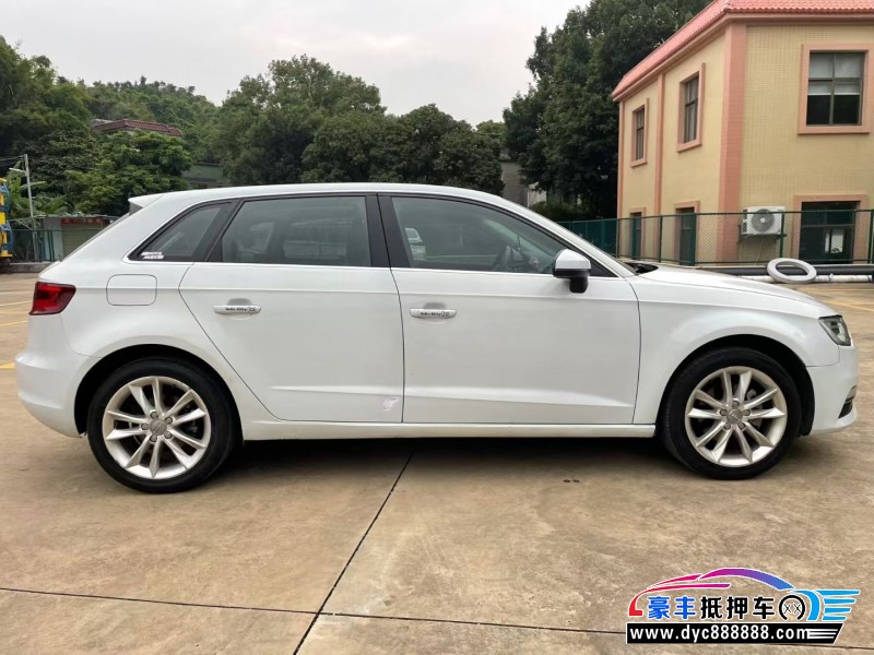 16年奥迪A3轿车抵押车出售