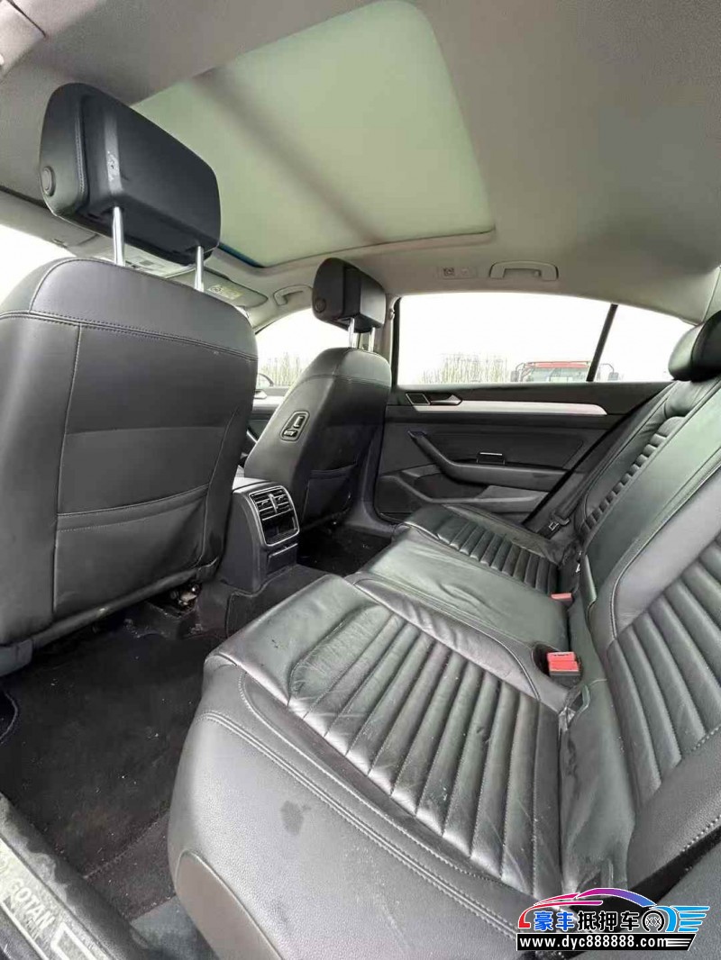 18年大众迈腾轿车抵押车出售