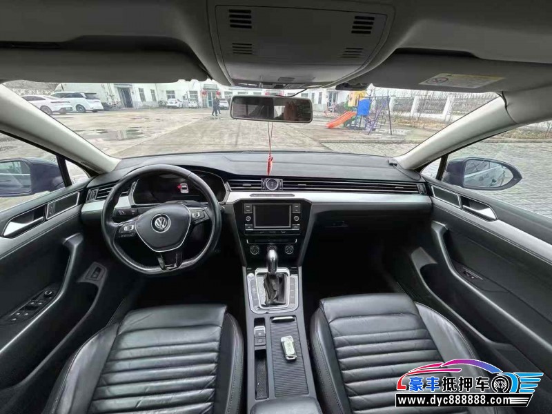 18年大众迈腾轿车抵押车出售