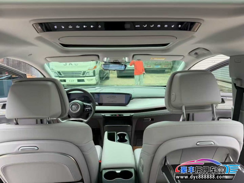 25年别克GL8轿车抵押车出售