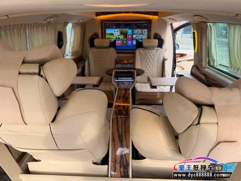 19年奔驰威霆轿车抵押车出售