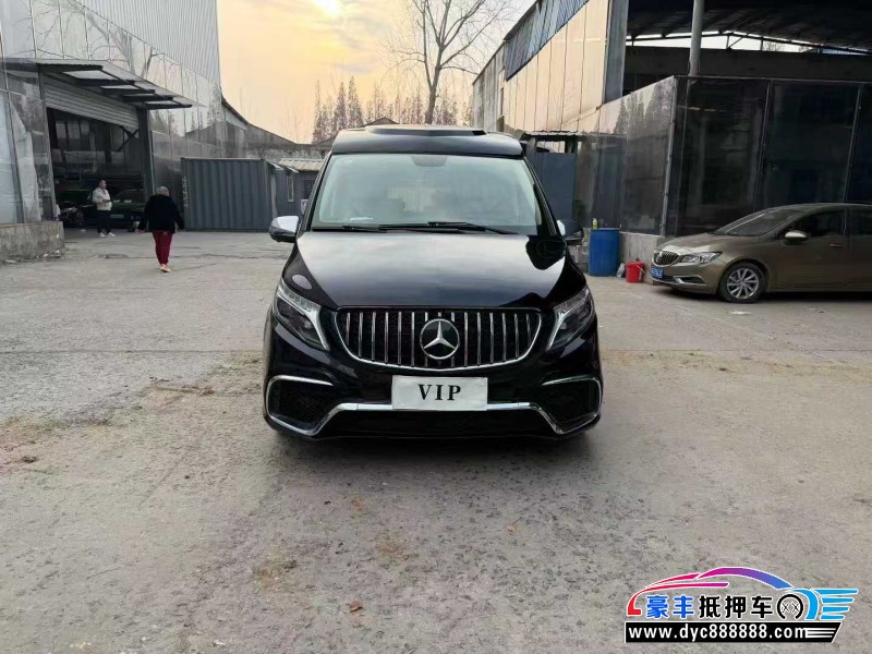 19年奔驰威霆轿车抵押车出售