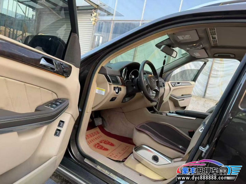 15年奔驰GL轿车抵押车出售