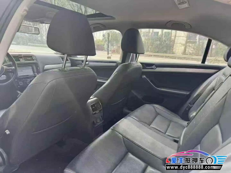 16年大众速腾轿车抵押车出售