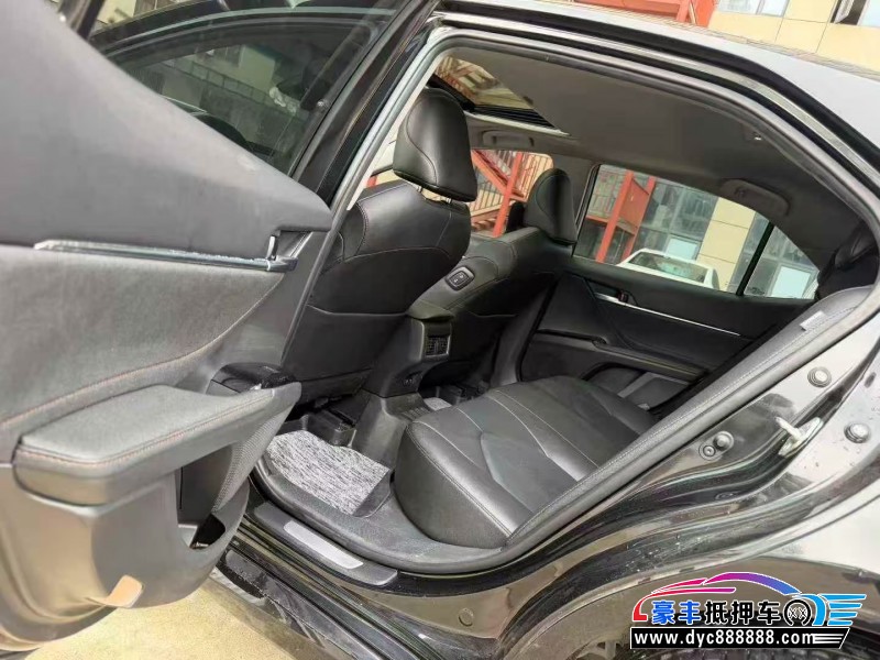 22年丰田凯美瑞轿车抵押车出售