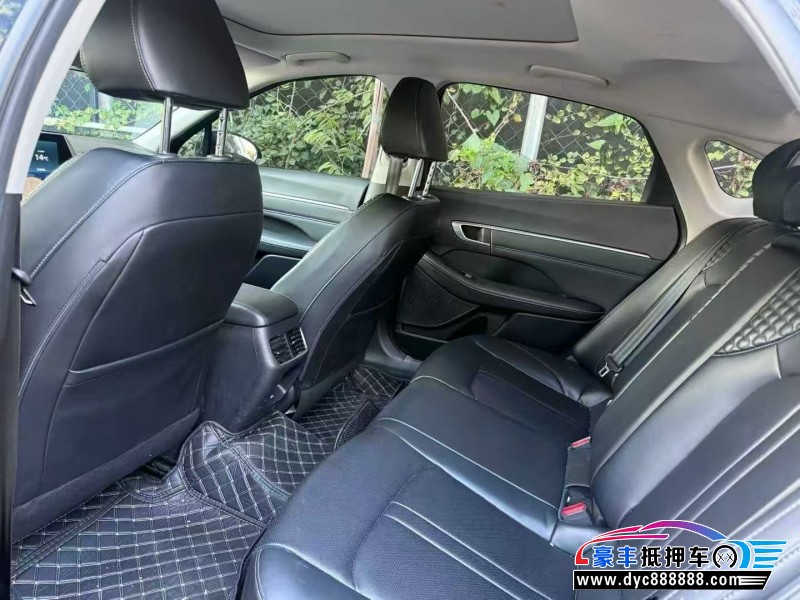 22年现代索纳塔轿车抵押车出售