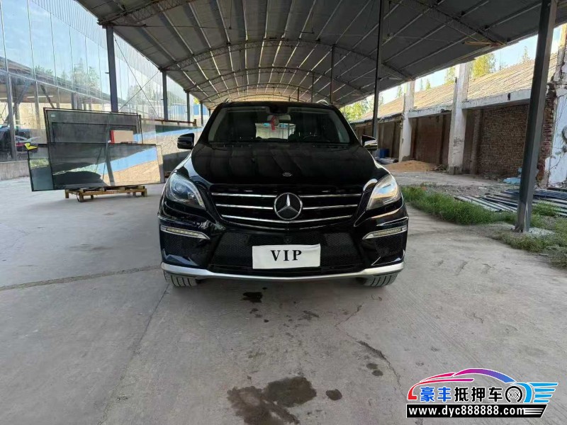 15年奔驰M级轿车抵押车出售