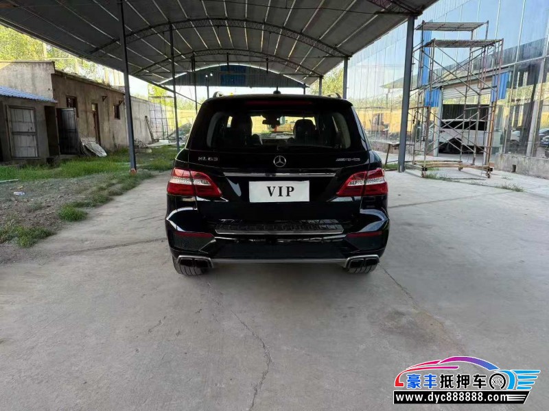 15年奔驰M级轿车抵押车出售