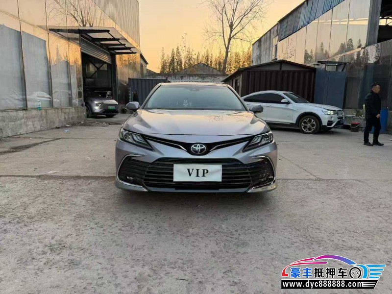 抵押车出售21年丰田凯美瑞轿车
