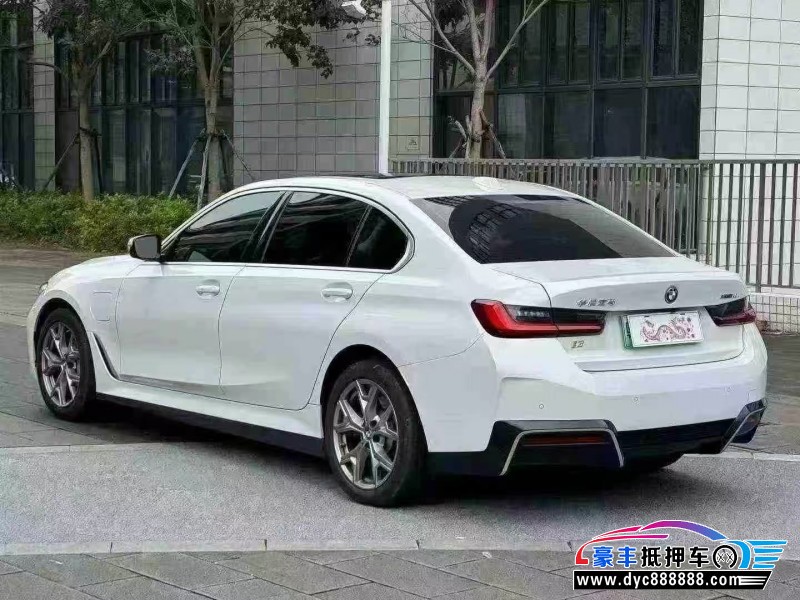 24年宝马i3轿车抵押车出售