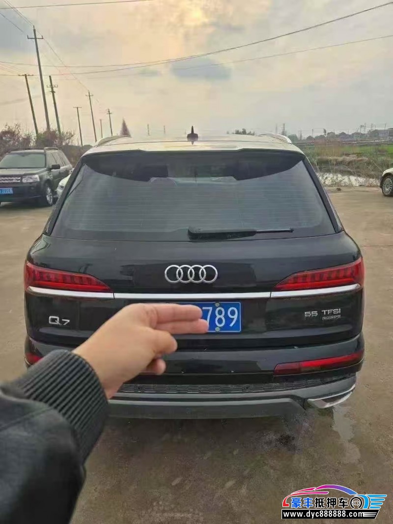 22年奥迪Q7轿车抵押车出售