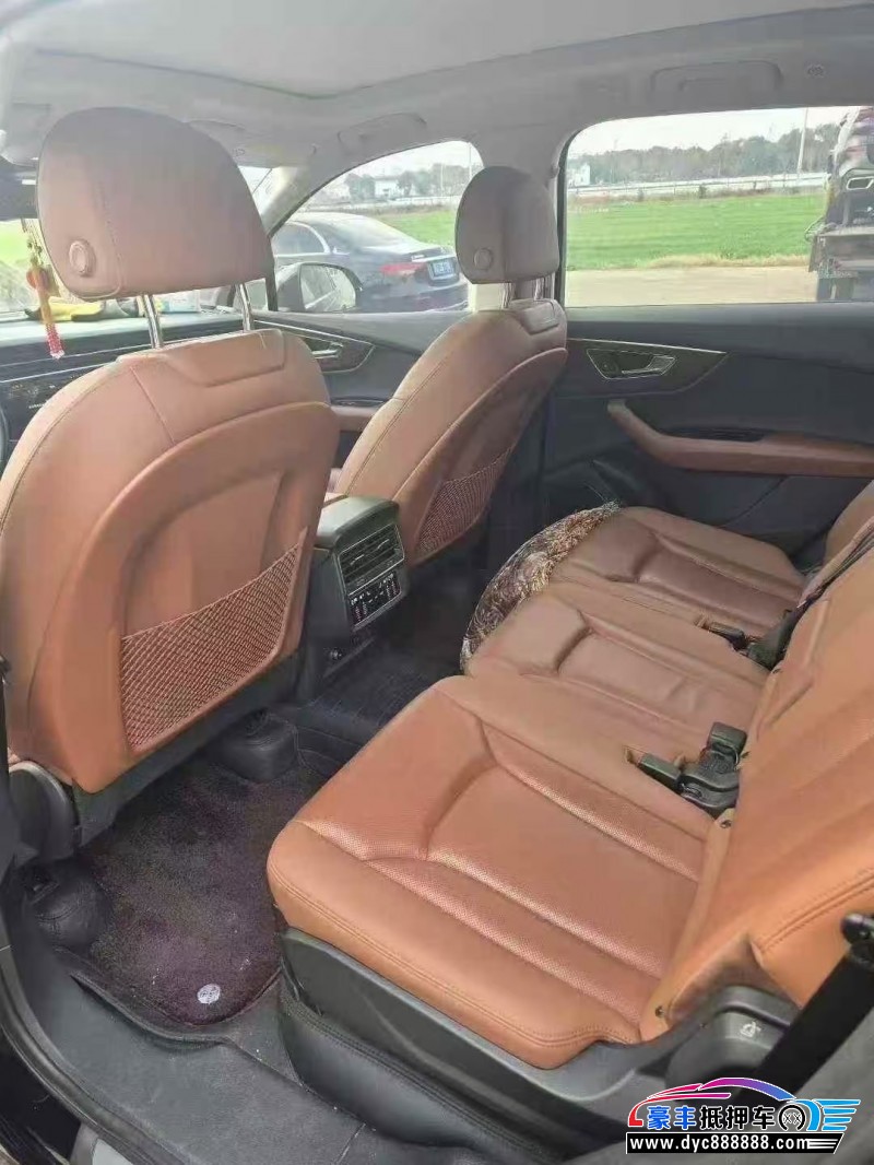 22年奥迪Q7轿车抵押车出售