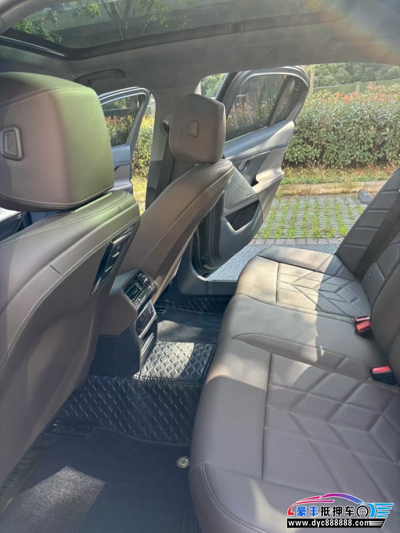 24年宝马5系轿车抵押车出售