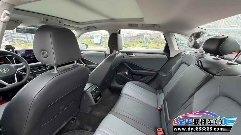 25年大众速腾轿车抵押车出售