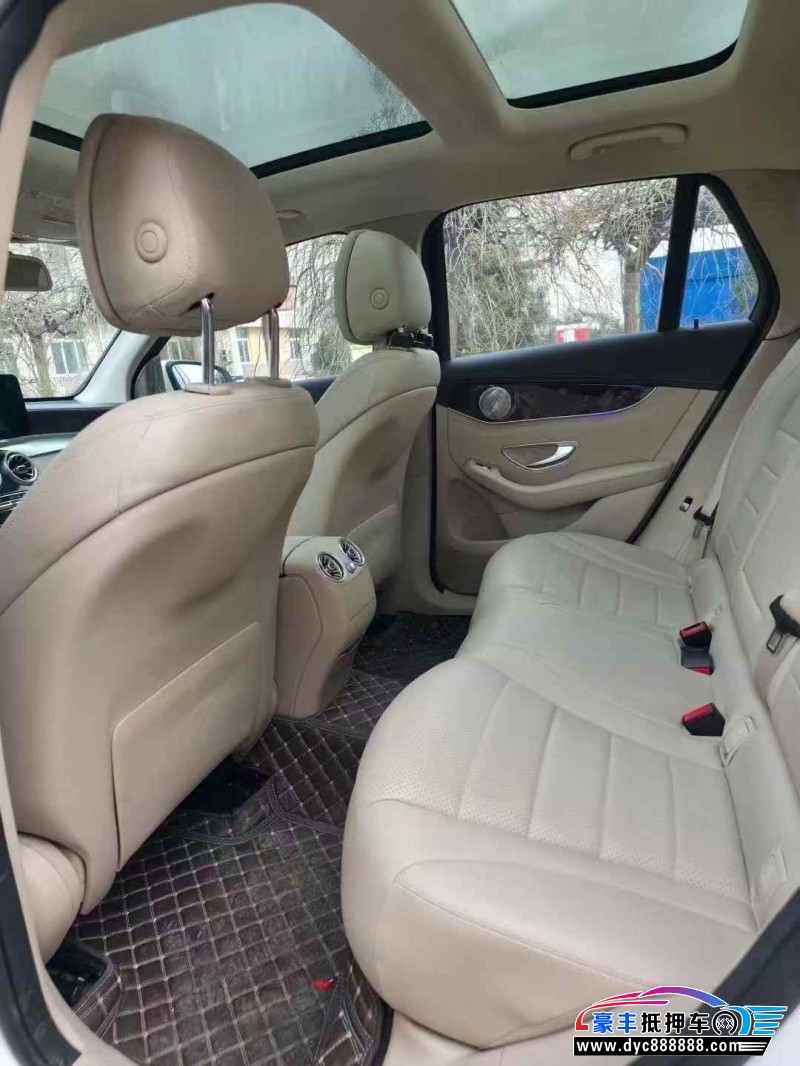 17年奔驰GLC轿车抵押车出售