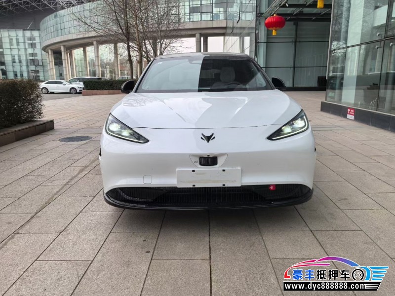 抵押车出售26年极狐阿尔法S轿车