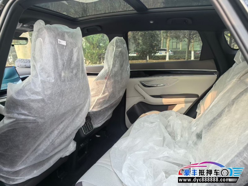 25年比亚迪宋轿车抵押车出售