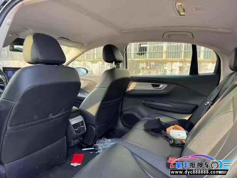 25年红旗EQM5轿车抵押车出售