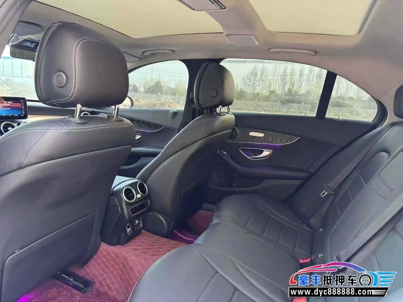 22年奔驰C轿车抵押车出售