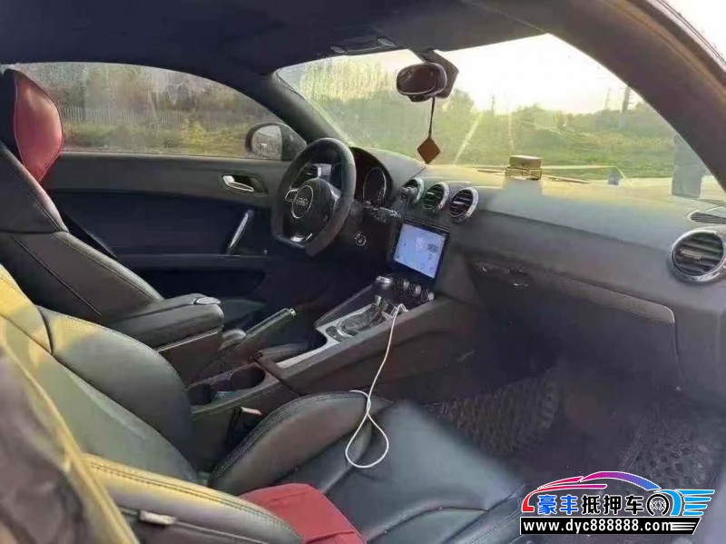 12年奥迪TT轿车抵押车出售