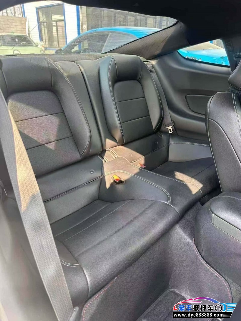 16年福特野马轿车抵押车出售