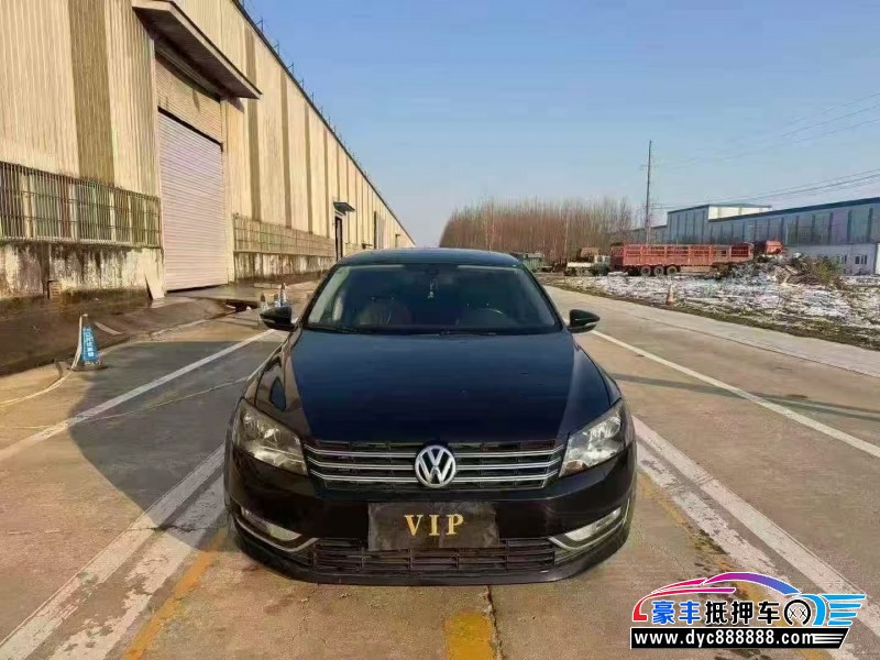 抵押车出售13年大众帕萨特轿车