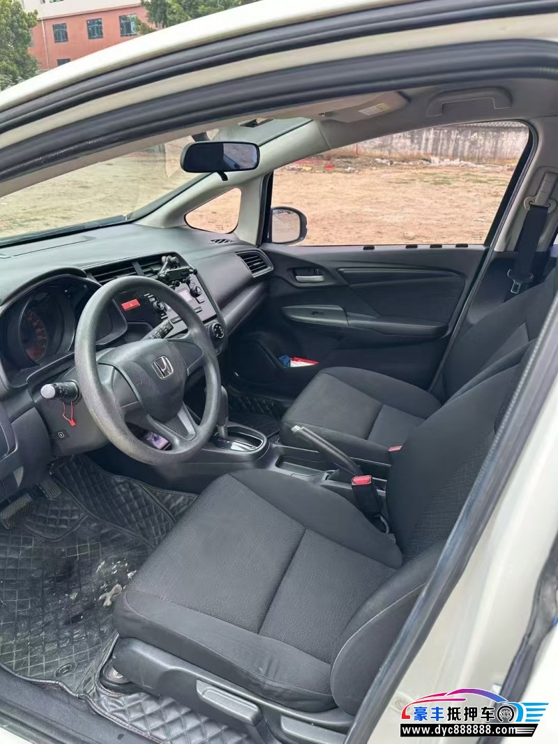 17年本田飞度轿车抵押车出售