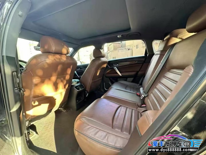 17年本田UR-V轿车抵押车出售