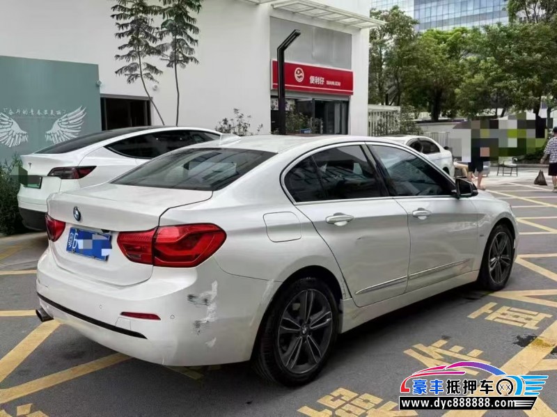 18年宝马1系轿车抵押车出售