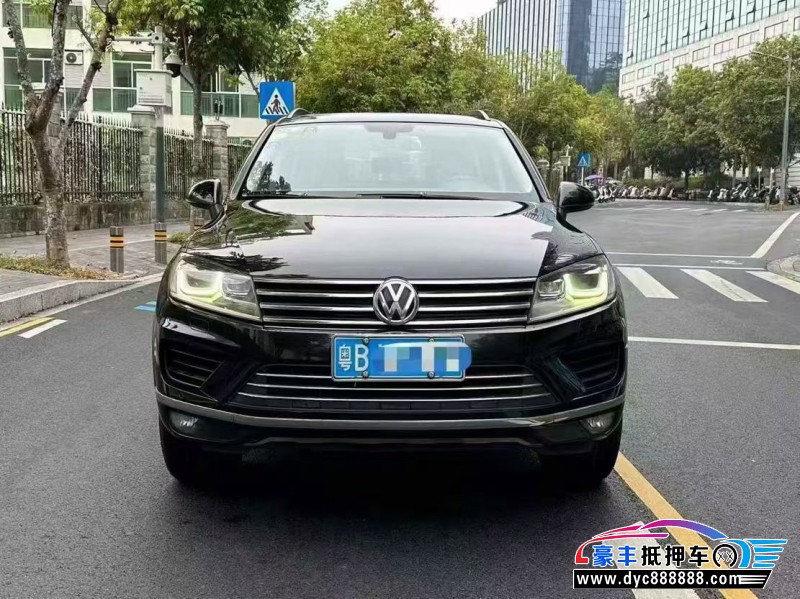 抵押车出售17年大众途锐轿车