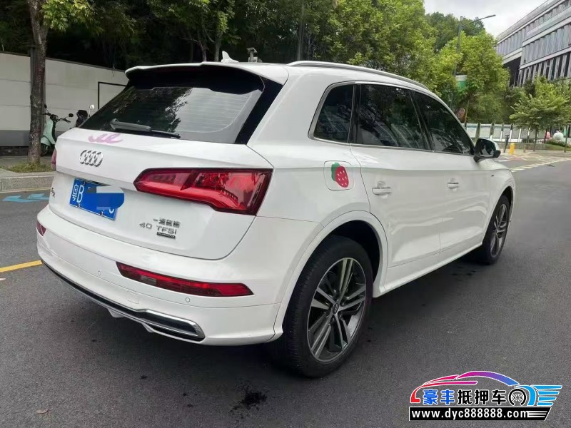 21年奥迪Q5轿车抵押车出售