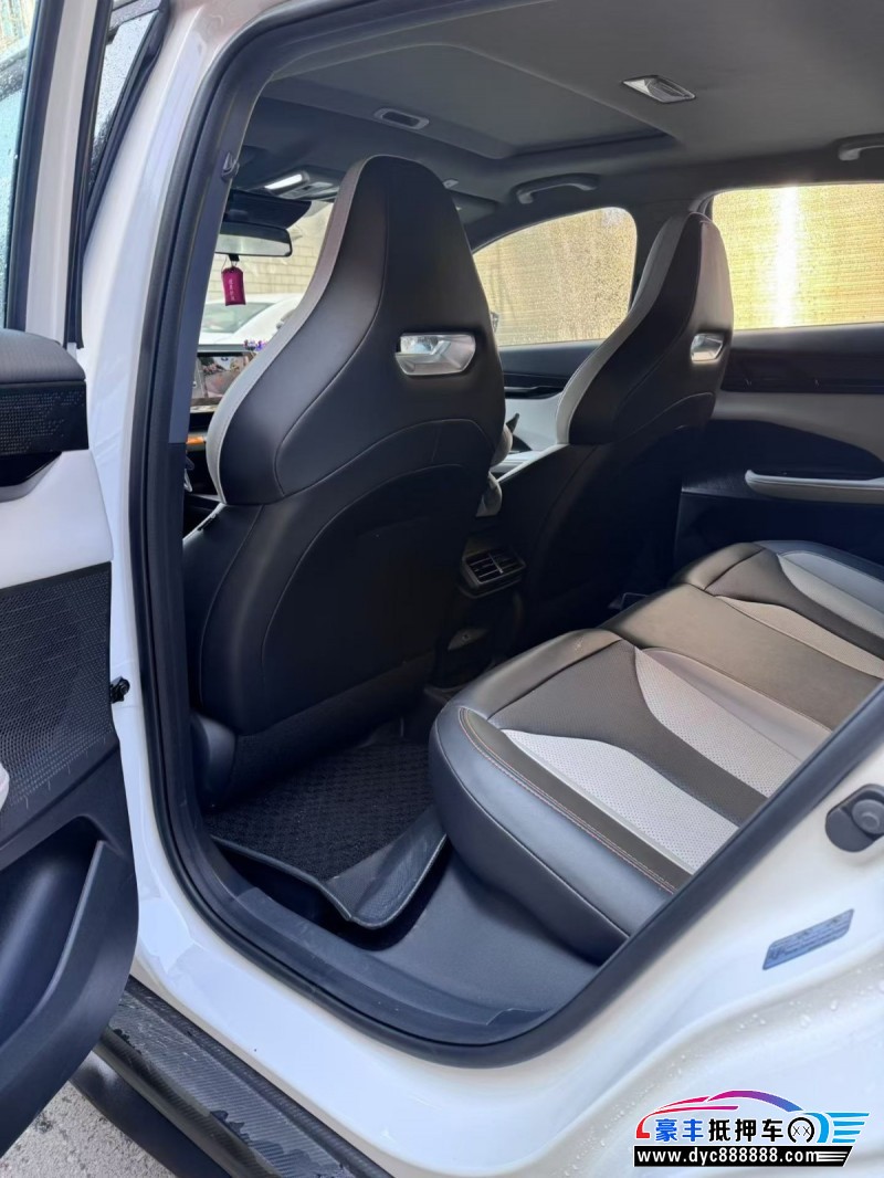 25年长安长安UNI轿车抵押车出售