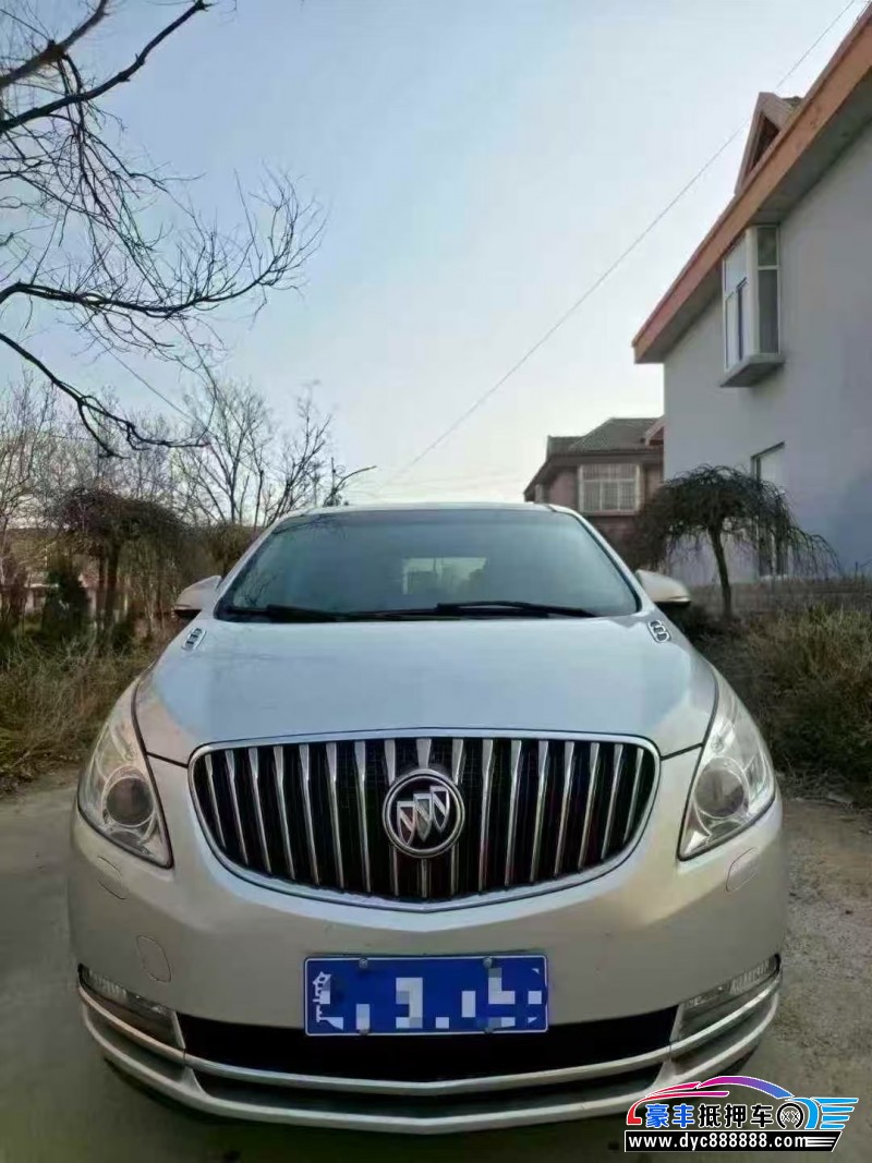 抵押车出售16年别克GL8轿车