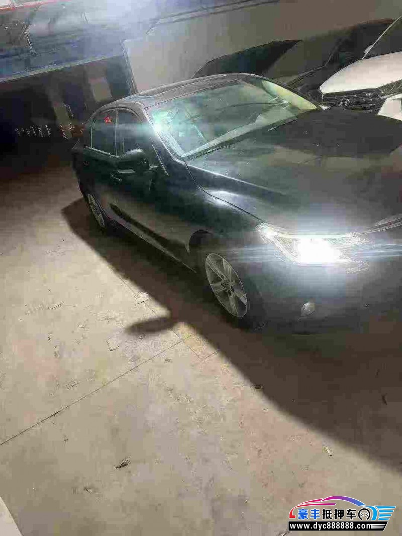 16年丰田锐志轿车抵押车出售