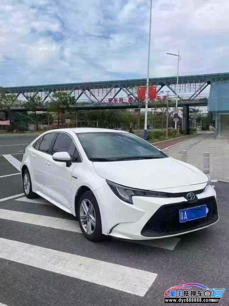 22年丰田雷凌轿车抵押车出售