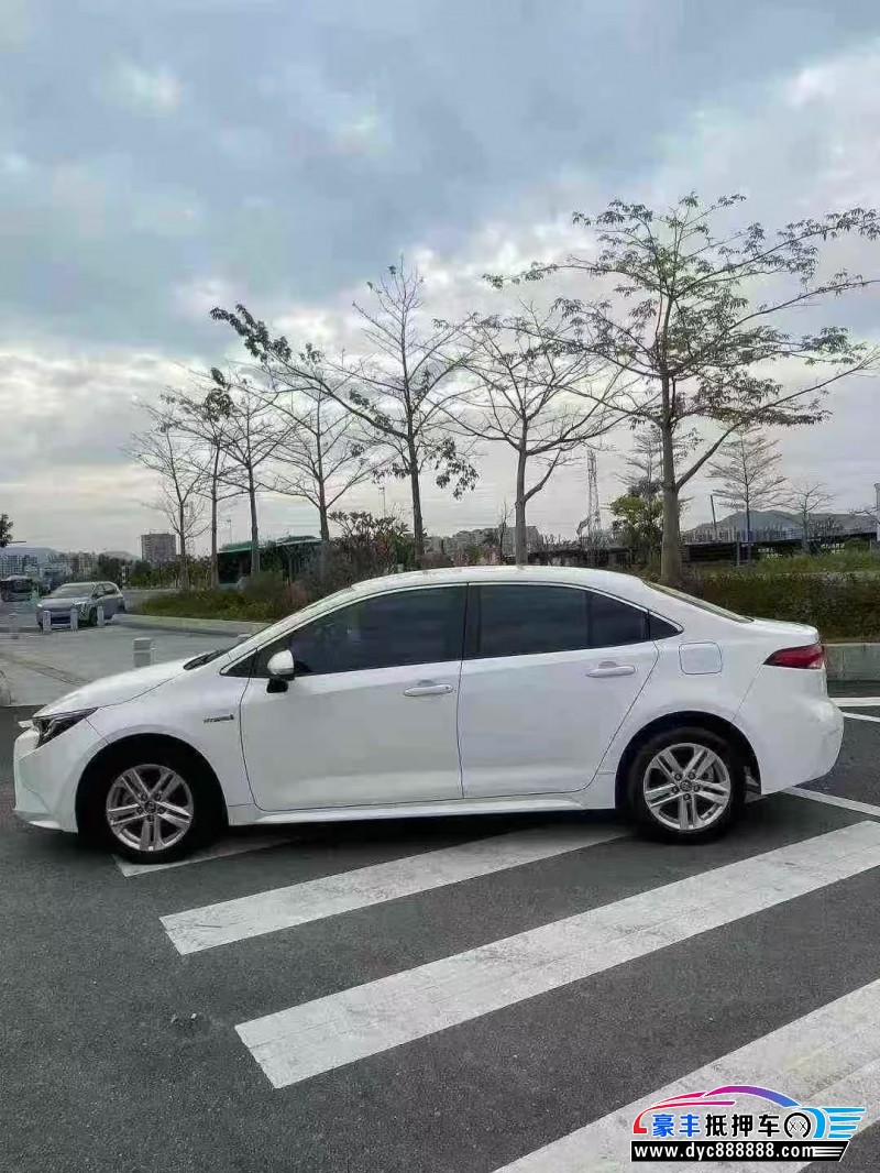 22年丰田雷凌轿车抵押车出售