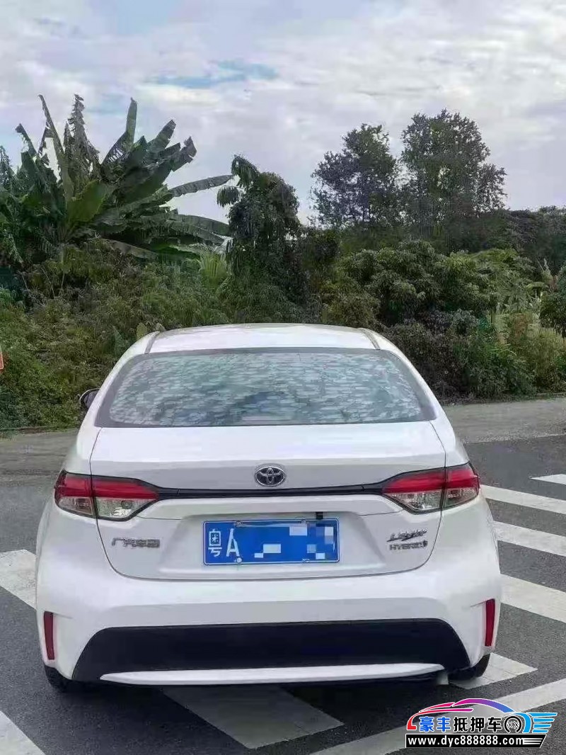 22年丰田雷凌轿车抵押车出售