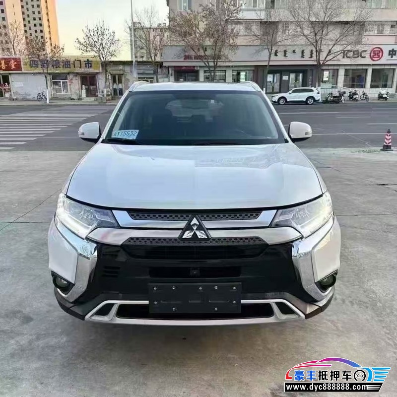 18年三菱欧蓝德轿车抵押车出售