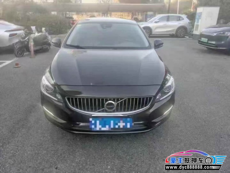 抵押车出售18年沃尔沃S60轿车